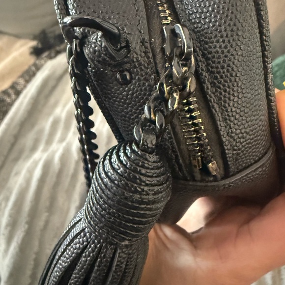Saint Laurent Paris YSL Monogram Chevron
Mini Lou Bag in peppeled black leather - Picture 6 of 15